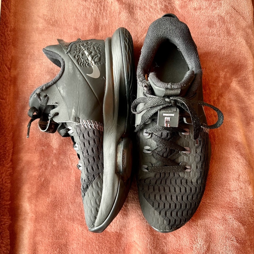 Nike LeBron Witness V, Black/Dark Grey, Size 8, Basketball Shoe - Picture 10 of 10